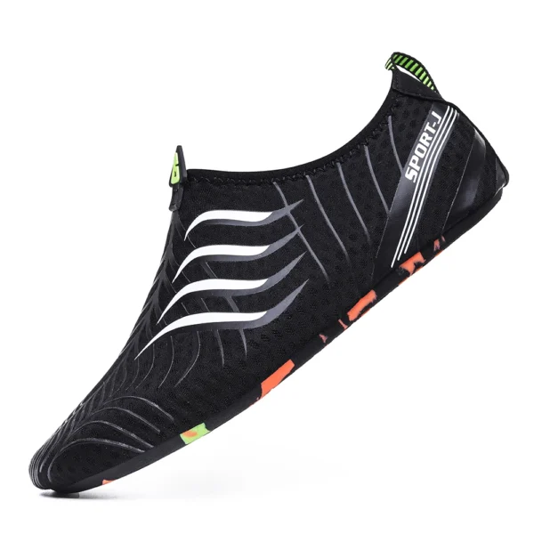 Unisex Beach Water Shoes Men Quick-Dry Swimming Aqua Shoes Light Sports Upstream Sandals Barefoot Diving Fishing Surfing Sneaker