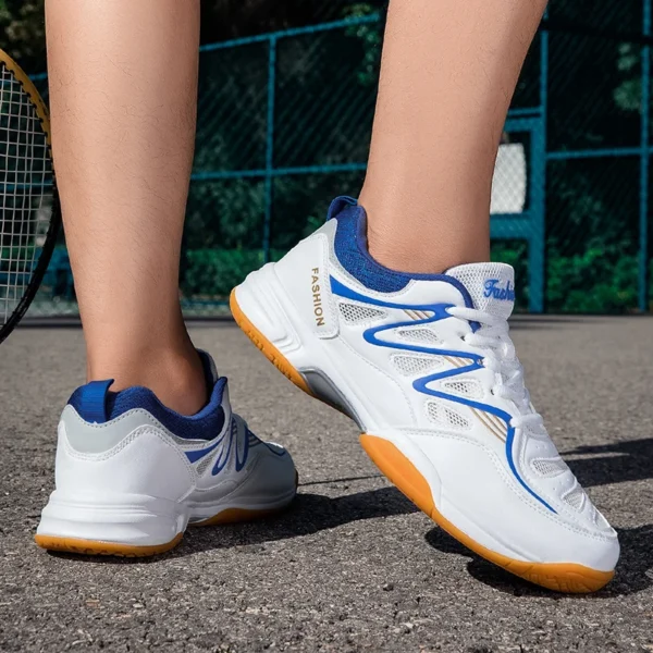 New Sports Shoes for Men and Women, Low-Cut Lace-Up Thick-Soled Shock-Proof Table Tennis Shoes and Badminton Shoes